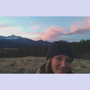 Meet your Posher, Caitlin